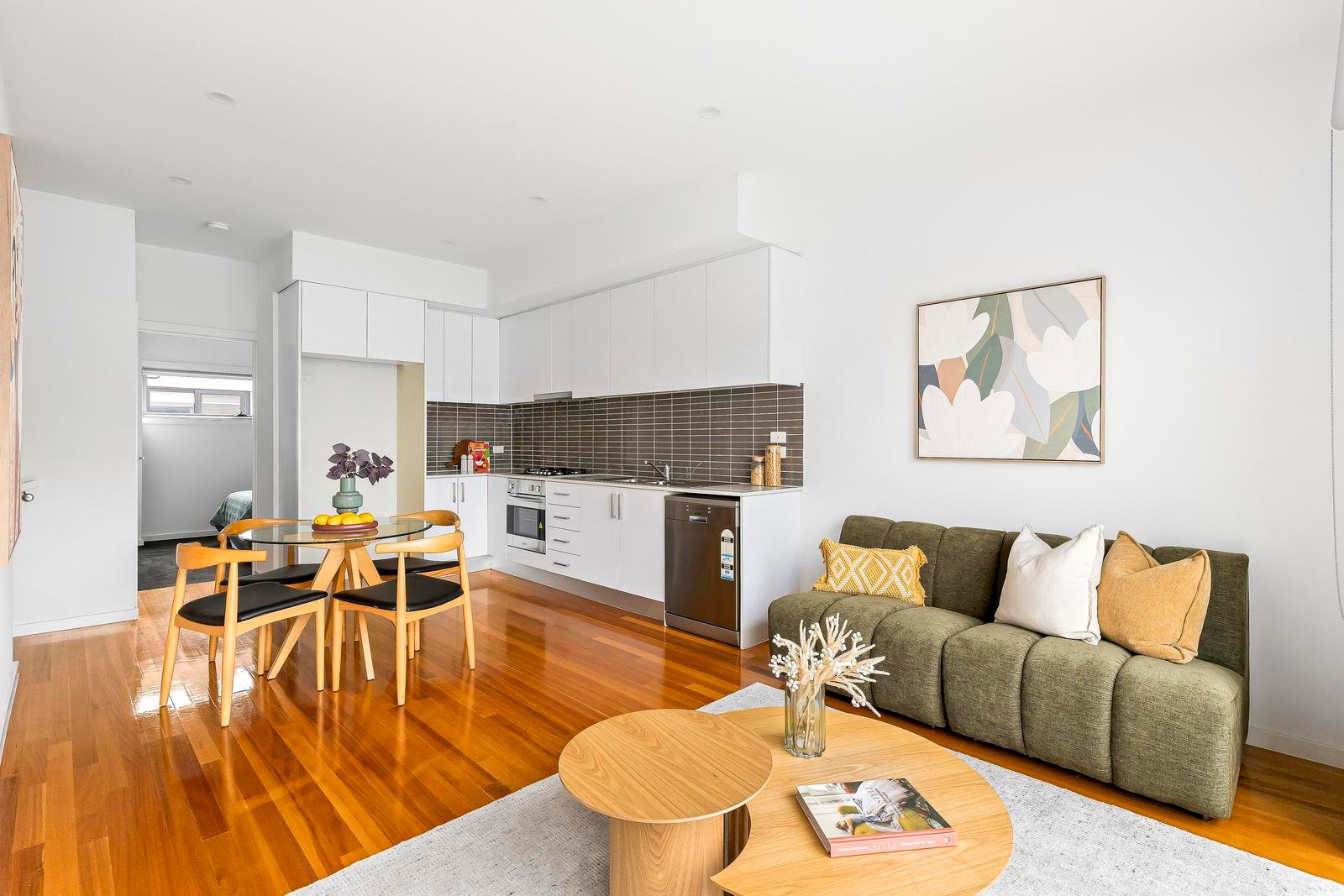 2/10 Lorensen Avenue, Coburg North