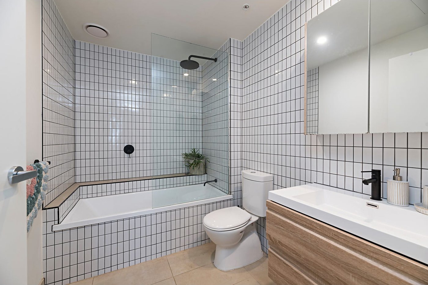 404/2 Moonering Drive, Coburg