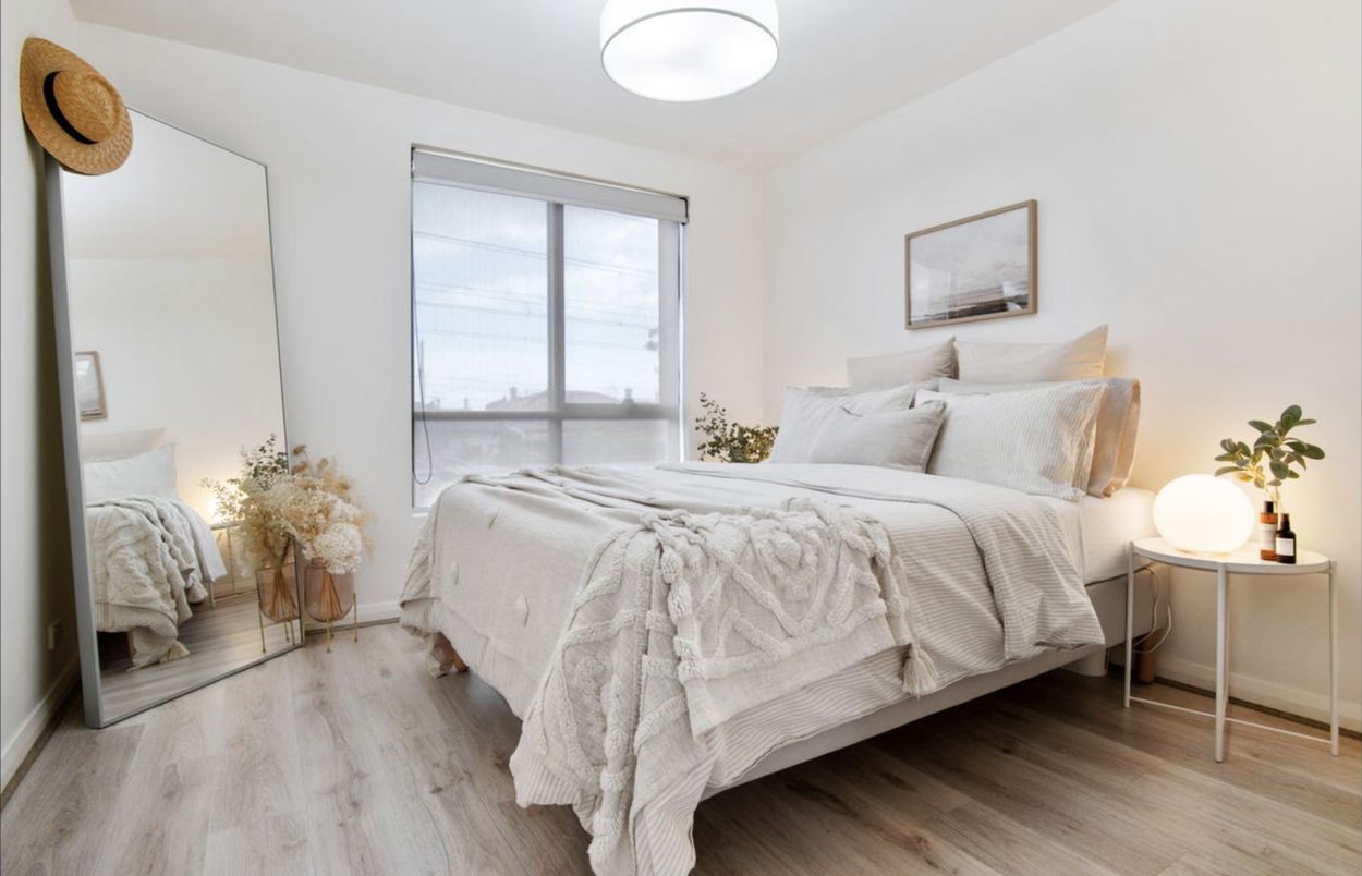 6/1 Kaye Court, Coburg &mdash; Master bedroom