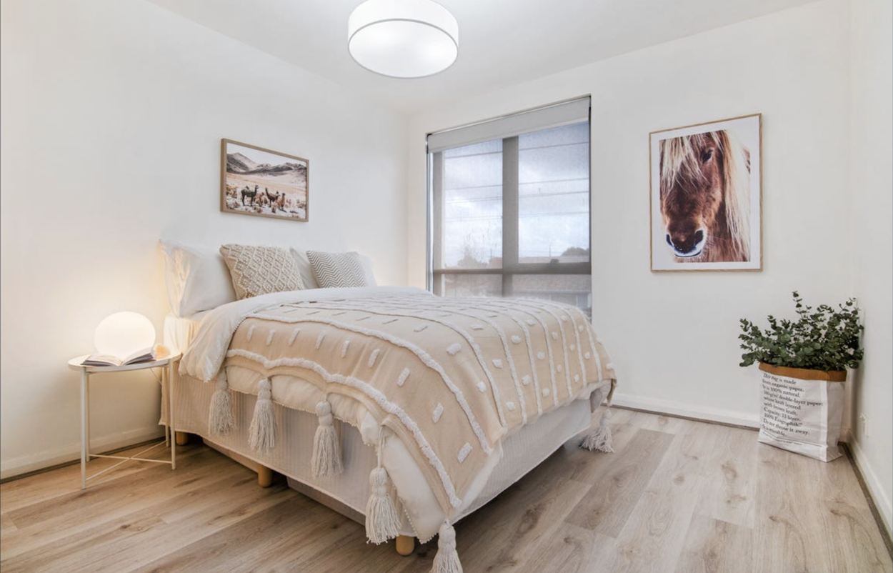 6/1 Kaye Court, Coburg &mdash; Second bedroom